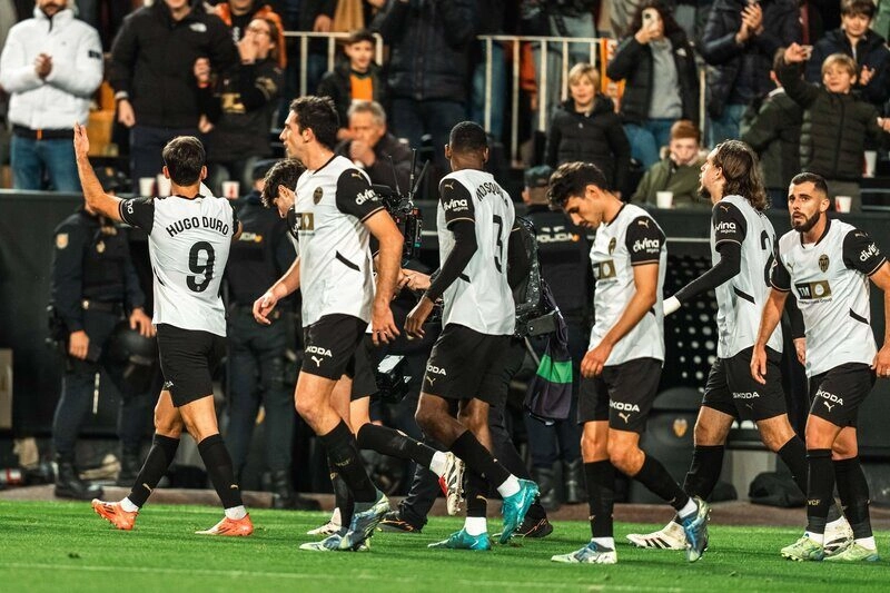 Soi kèo Valencia vs Elche - Vòng 19 La Liga